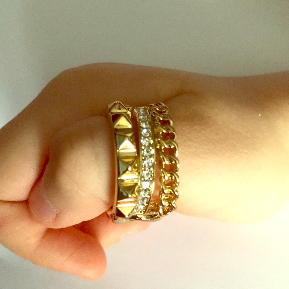 Ring - Picture 1 of 3